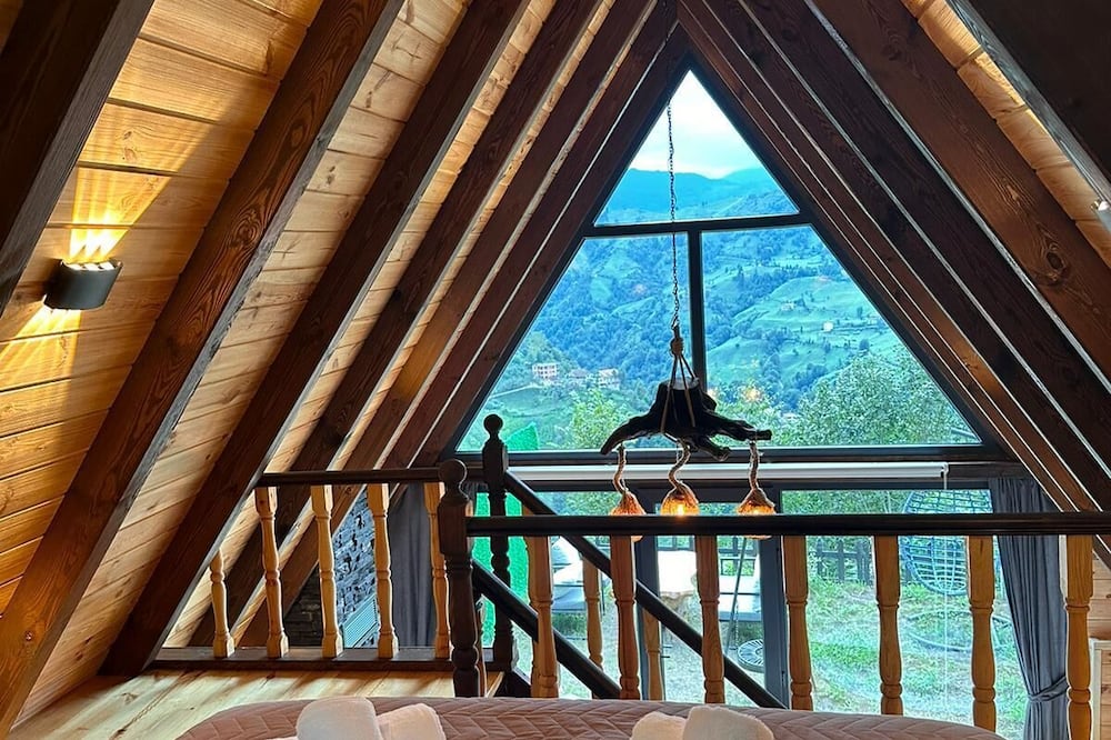 Eloi Suit Bungalov