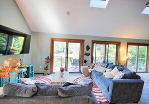 TV, fireplace, stereo