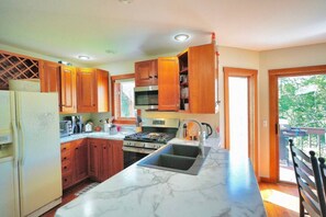 Microones, forn, placa de cuina i rentaplats