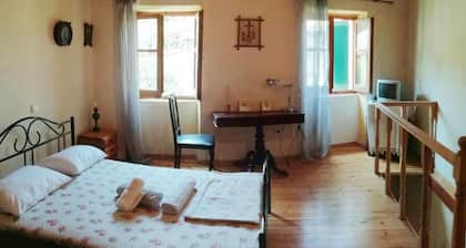 2 Floors House in Sinarades Near Beach