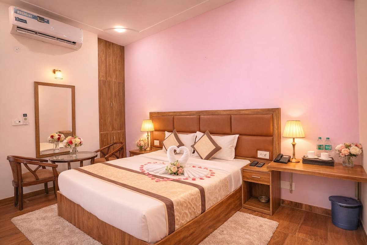 Deluxe Double Room | Premium bedding, down comforters, minibar, in-room safe