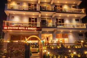 Front of property - Hotel Stiltstay (Greater Noida)