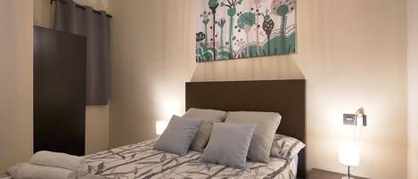 2 chambres, fer et planche Ă repasser