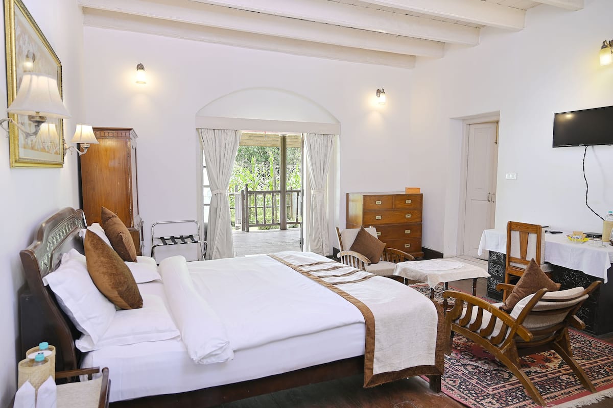 Exclusive Double Room, 1 King Bed, Garden View, Mountainside