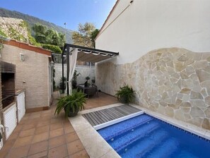 Pool - 4 bedroom house, private pool, sea view, parking
(Gibraltar)
