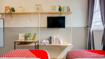 Deluxe Twin Room | Desk, laptop workspace, free WiFi, bed sheets