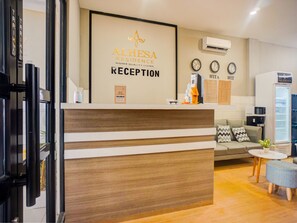 Reception - Hotel O Alhesa Residence (Medan)