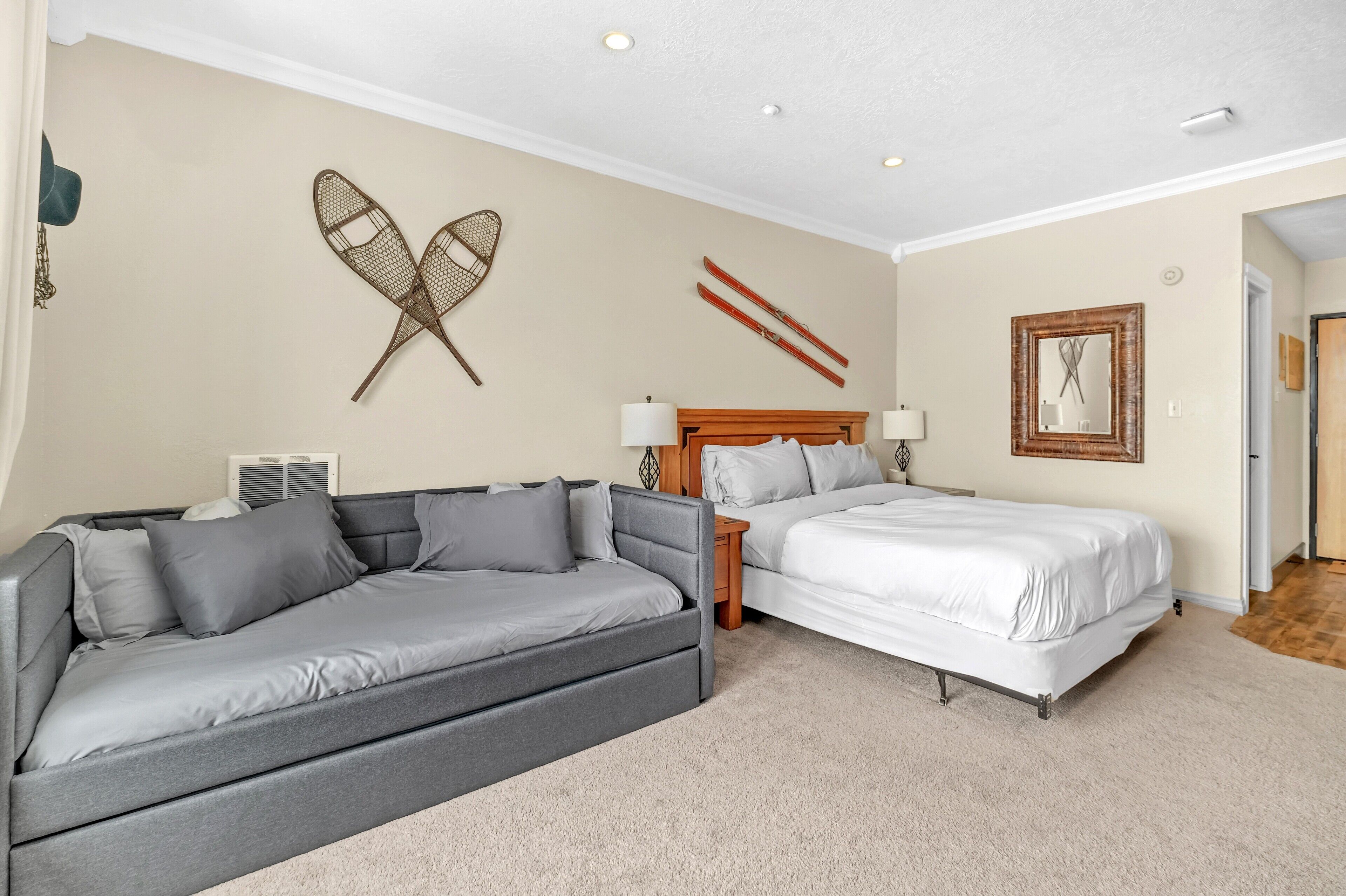 1 bedroom, travel cot, free WiFi, bed sheets