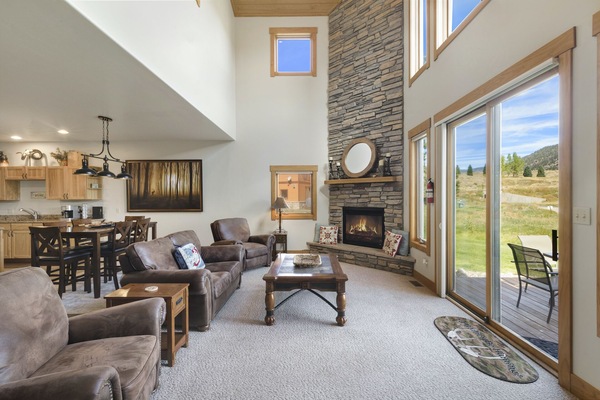 Smart TV, fireplace
