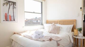2 bedrooms, desk, iron/ironing board, free WiFi