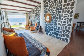 2 Schlafzimmer, Schreibtisch, Bügeleisen/Bügelbrett, Reisekinderbett
