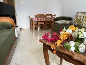 3 bedrooms, iron/ironing board, bed sheets