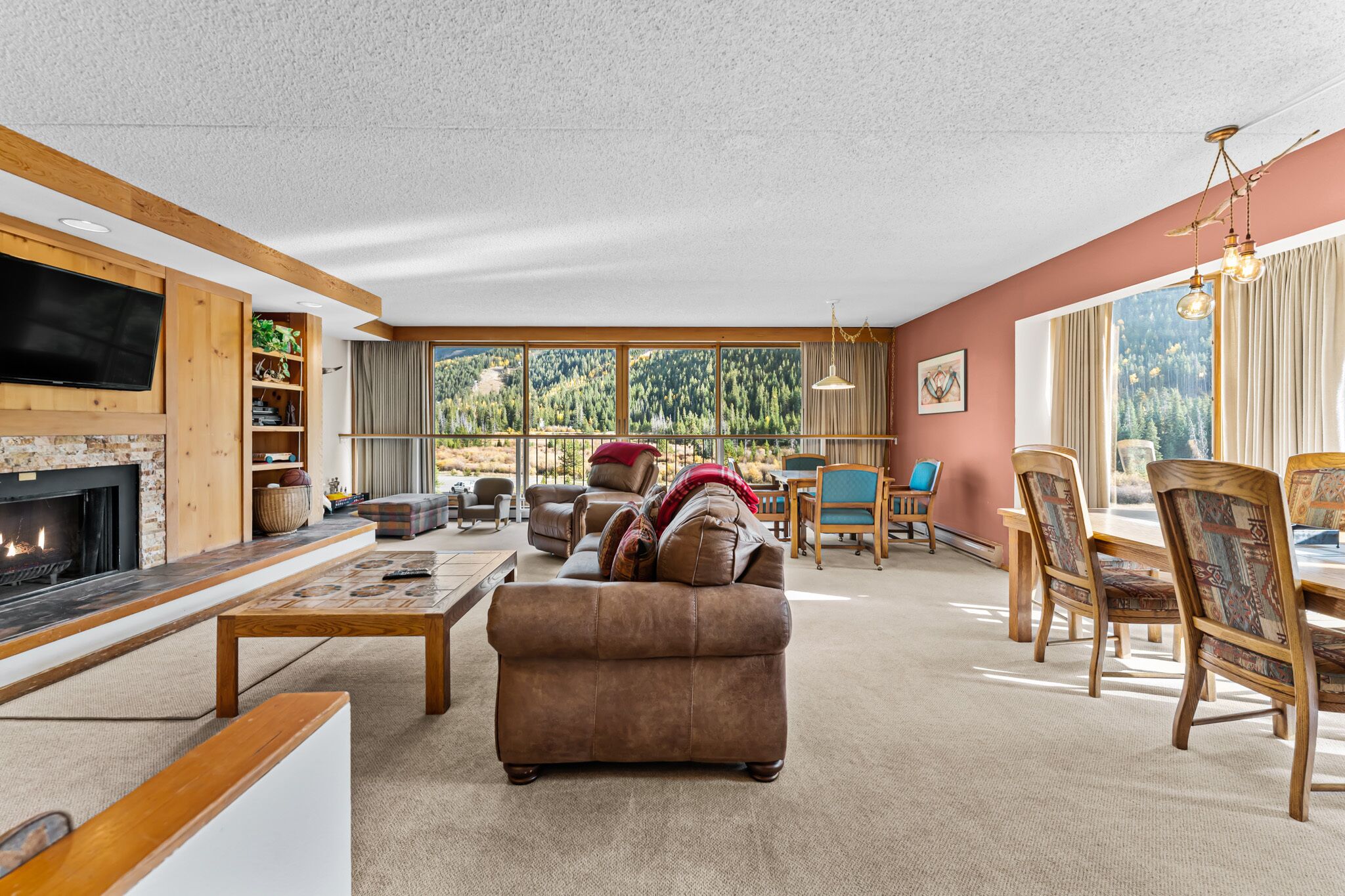 Spacious Condo, Wood-burning Fireplace, Lakeside Village, Open Floor Plan
