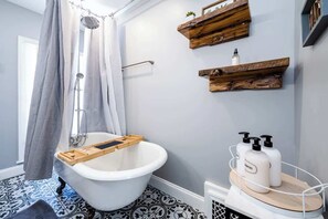 Douche, serviettes fournies