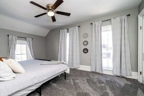 4 bedrooms, travel cot, WiFi, bed sheets