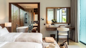 ALANNA 2 Bedroom Signature Pool Villa | Sengetøy av topp kvalitet, minibar, safe på rommet og skrivebord