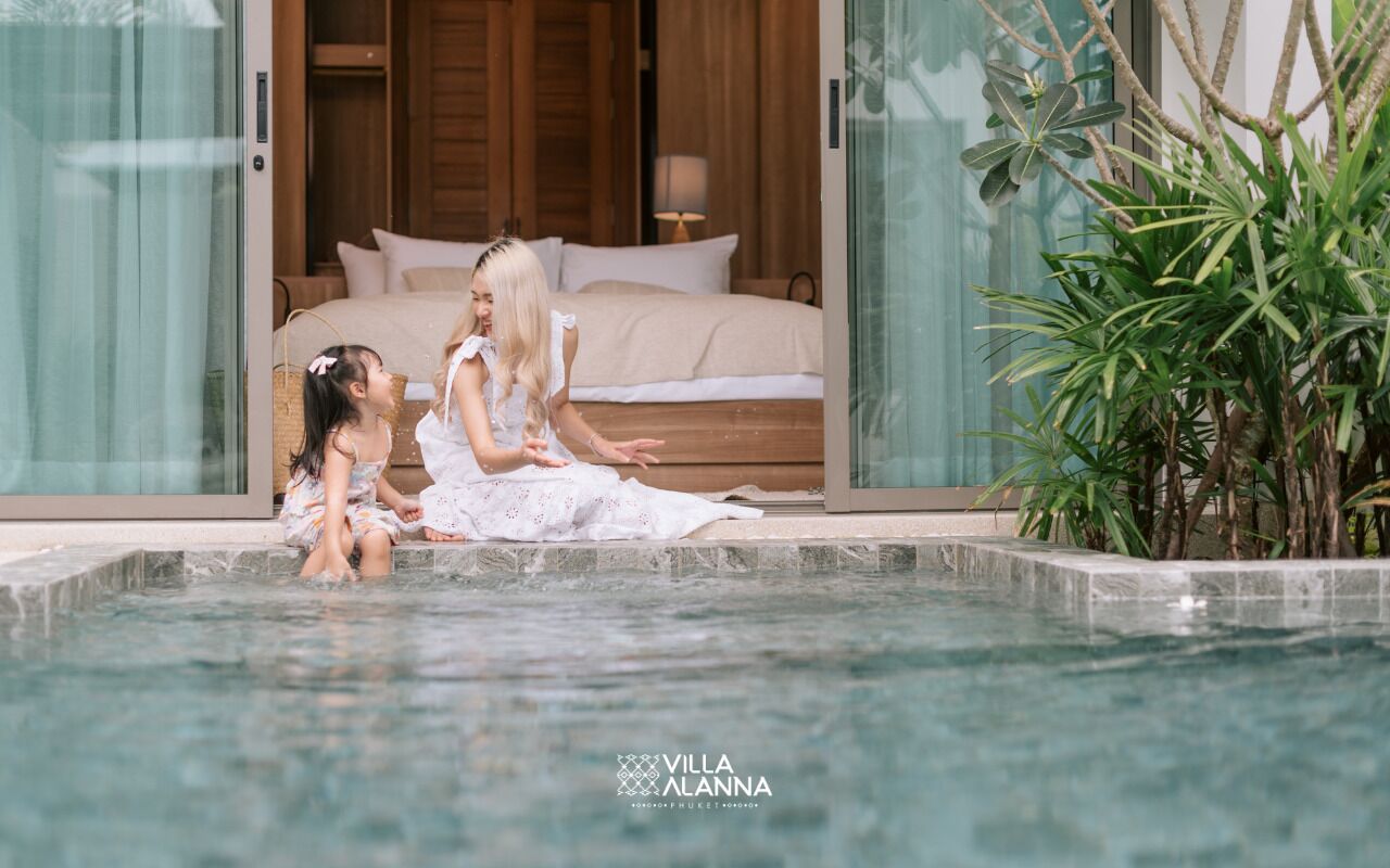 高档床上用品、迷你吧、客房内保险箱、特色装修