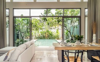 ALANNA 2 Bedroom Signature Pool Villa | 起居区 | 50-英寸智能电视 （配备数码频道）、玩具