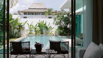 3 bedrooms, premium bedding, minibar, in-room safe