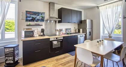 Angoulême Quiet and Well-Equipped Apartment