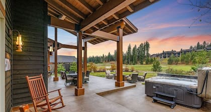 Where Holidays Feel Effortless – Golf Views + Spa/GameRm & 1PM Check-In/Out