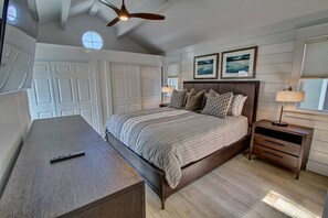 3 室のベッドルーム、アイロン / アイロン台、旅行用ベビーベッド、WiFi (無料)