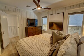 6 habitaciones, escritorio y tabla de planchar con plancha 