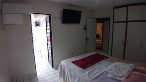 3 عدّة غرف نوم ومكواة/لوح كي وواي فاي وملاءات أسرّة