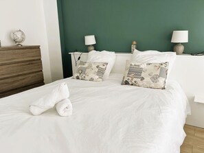 2 bedrooms, iron/ironing board, free WiFi