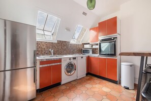 Refrigerador, microondas, horno y lavavajillas