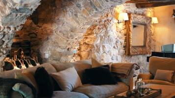 Smart TV, table tennis