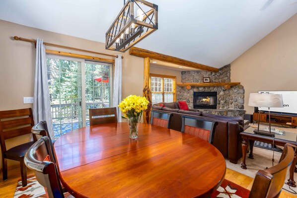 Interior - THRE10 - Awesome Home, AC, Hot Tub, and Bikes (Sunriver)