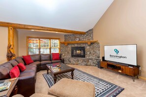 Interior - THRE10 - Awesome Home, AC, Hot Tub, and Bikes (Sunriver)