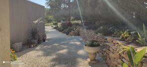 Property grounds - Campagne et Jacuzzi ... C'est Cosy le Bumble Bee ! (Panossas)