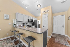 Fridge, microwave, oven, stovetop - Beautiful, Pet-Friendly, Walk in 2 Bedroom Condo at Fall Creek Resort! (Branson)