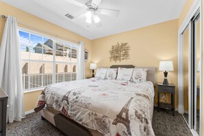 2 chambres, fer et planche à repasser, Wi-Fi gratuit, draps fournis