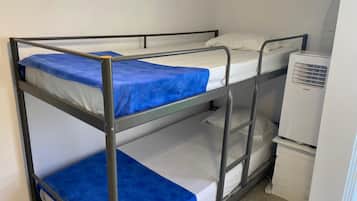 Quadruple Room | 1 bedroom, soundproofing, free WiFi, bed sheets