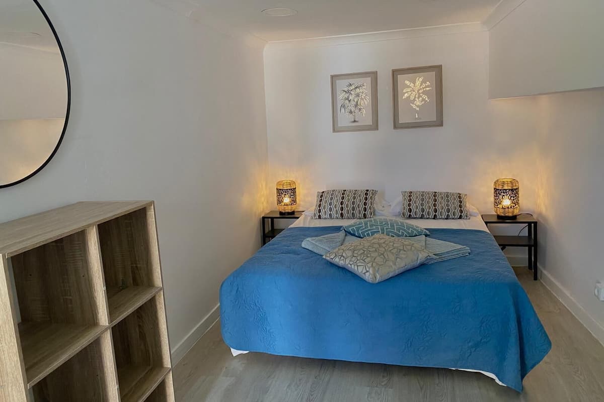 Habitación cuádruple | Insonorización, wifi gratis y ropa de cama
