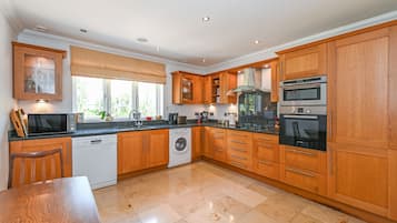 Fridge, microwave, oven, dishwasher