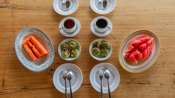 Petit déjeuner composé de spécialités régionales compris tous les jours