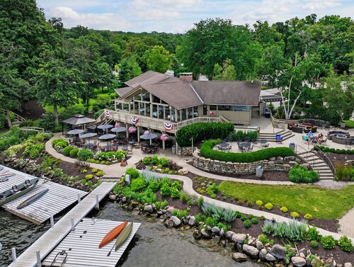 Luxury Abbey Springs Lake House |Extraordinary 3 Level Home |Golf Cart |Wraparound Deck |Pools |Golf