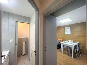 Dining - 150m from shops, 3rd floor, view mountain, balcony, ski locker, 30m², Méribel (Méribel - Les Allues)