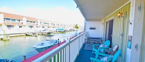 Condo, 2 Bedrooms | Property grounds