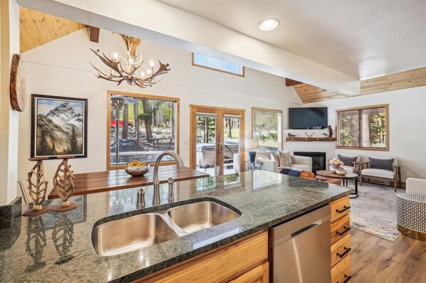 House, 3 Bedrooms | Private kitchen - Freeride Haus 3 Bedroom Home by RedAwning (Breckenridge)