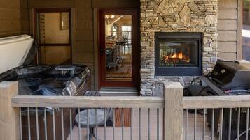 Townhouse, 4 kamar tidur | Bathtub spa outdoor