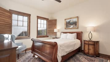 Casa adosada, 4 habitaciones | 4 dormitorios y espacio para trabajar con un portátil