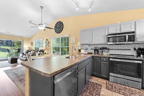 Condo, 2 Bedrooms | Private kitchen | Fridge, oven, coffee/tea maker, toaster - Harmony Hideaway 2 Bedroom Condo by RedAwning (Branson)