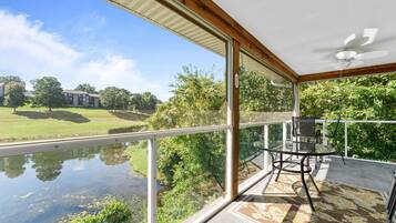 Condo, 2 Bedrooms | Property grounds