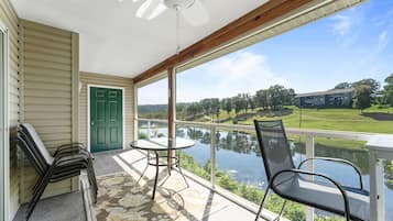 Condo, 2 Bedrooms | Property grounds