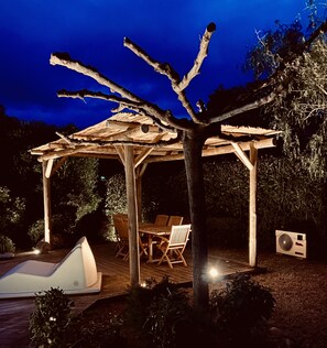 Outdoor dining - Entre Mer et Montagne Jolie Villa Pouvant Accueillir 7 Personnes (Lecci)